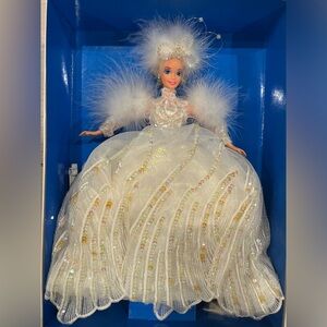 NIB Snow Princess Barbie - Enchanted Seasons Collection 1994